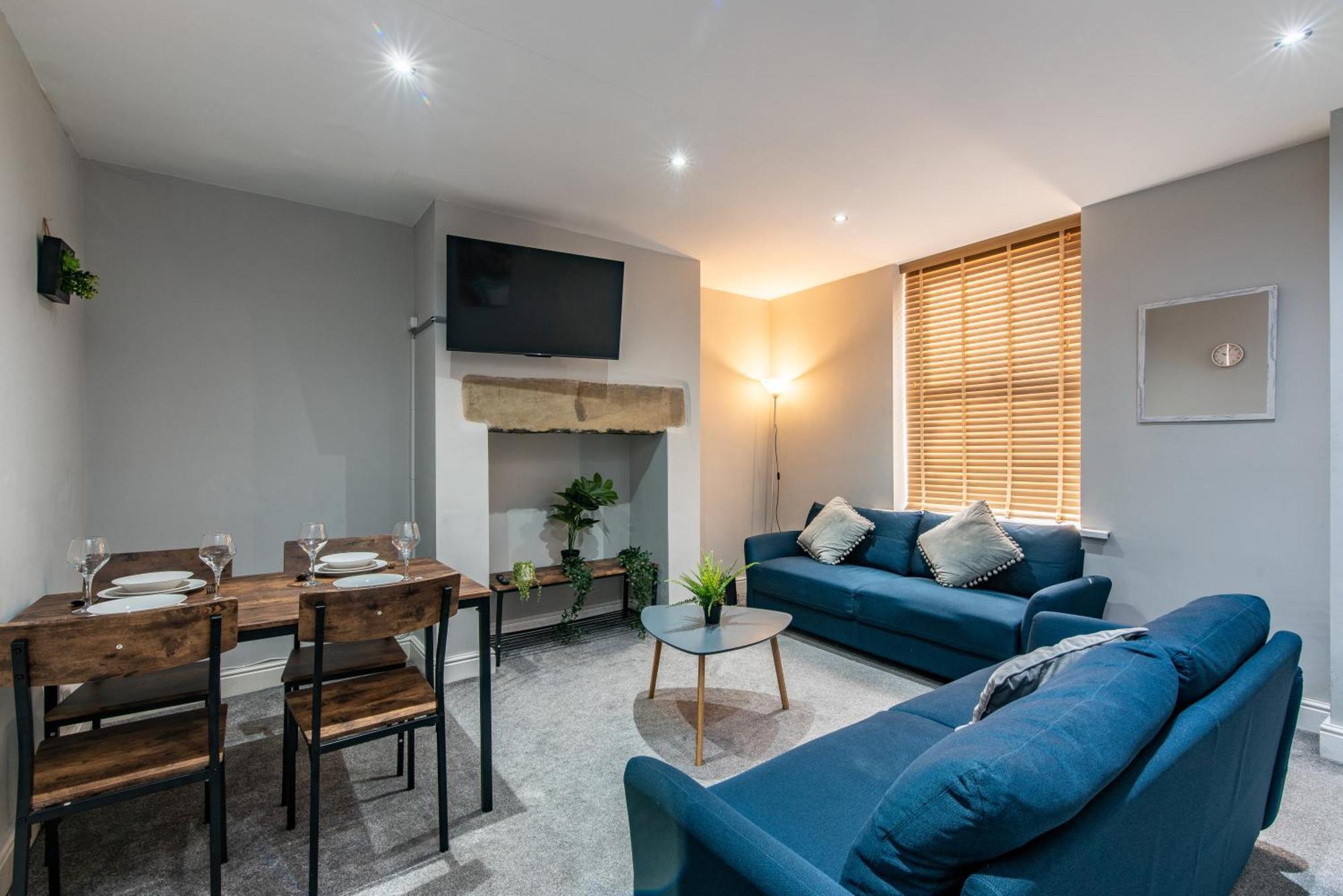 Holiday home 4br Bradford Home, Contractor Friendly With Parking Bradford (West Yorkshire)