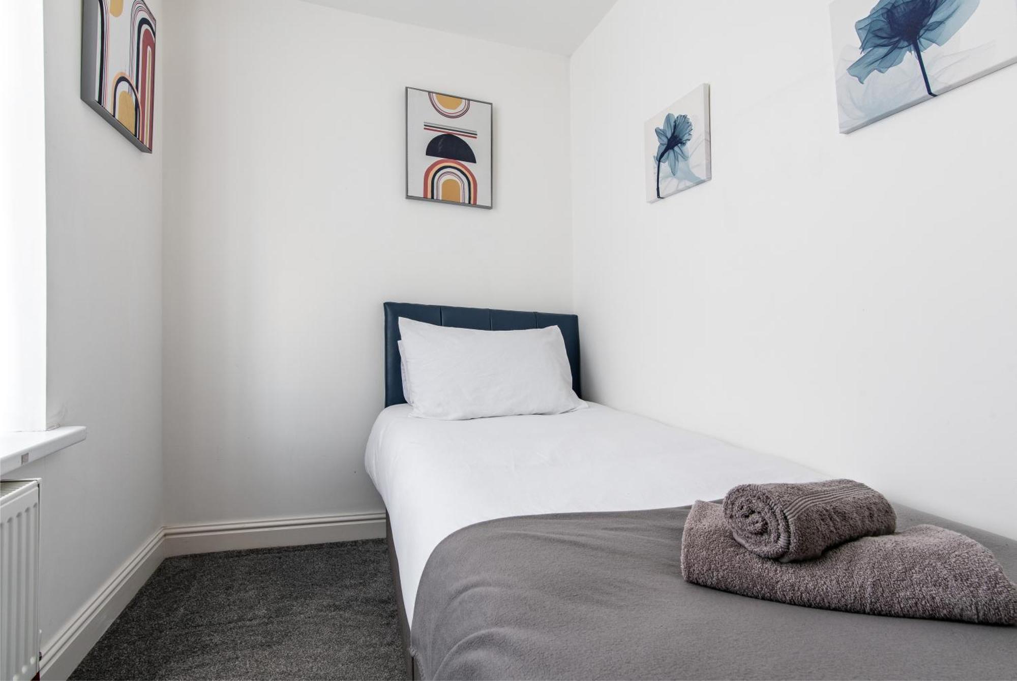4br Bradford Home, Contractor Friendly With Parking * Bradford (West Yorkshire)