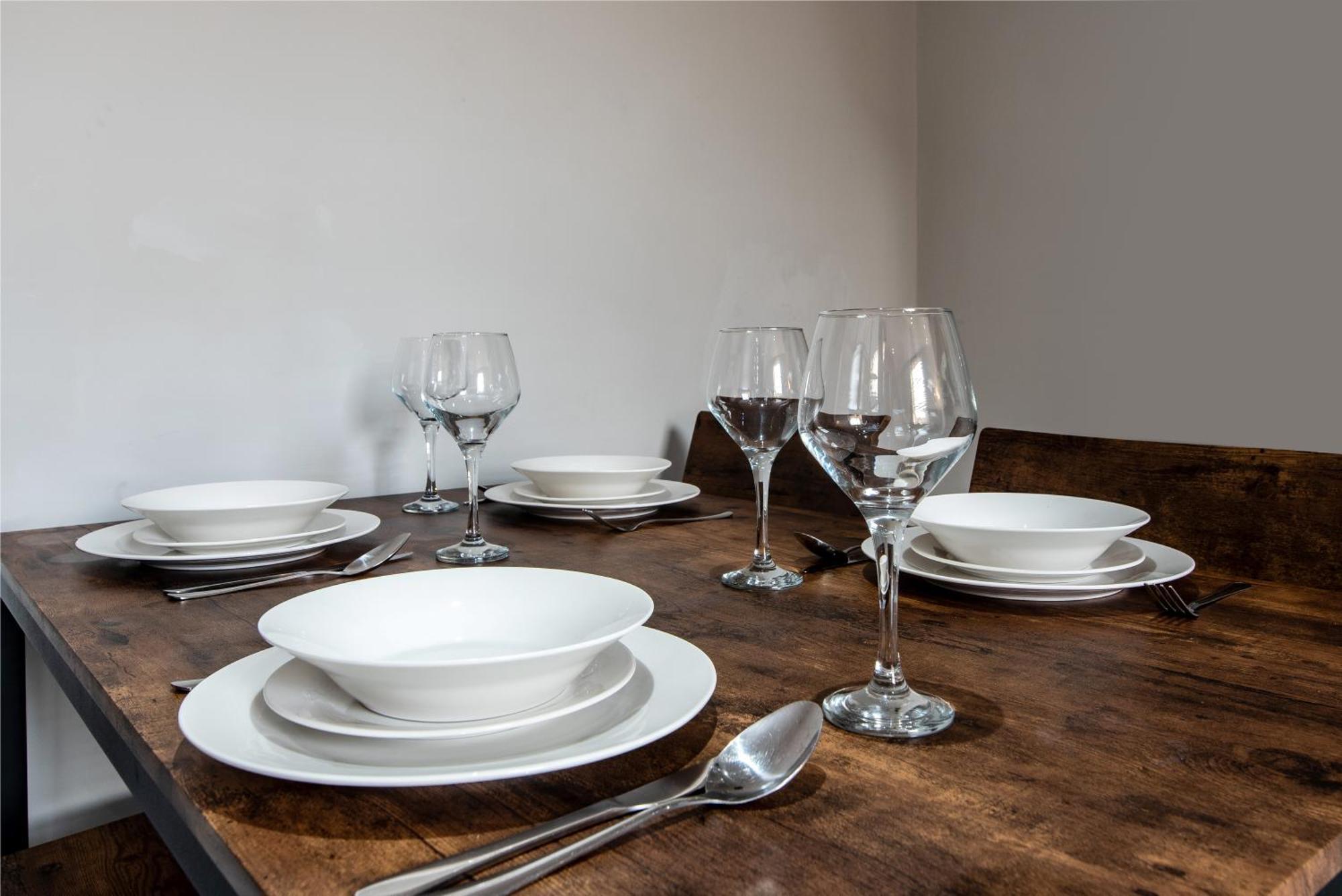 4br Bradford Home, Contractor Friendly With Parking Holiday home *